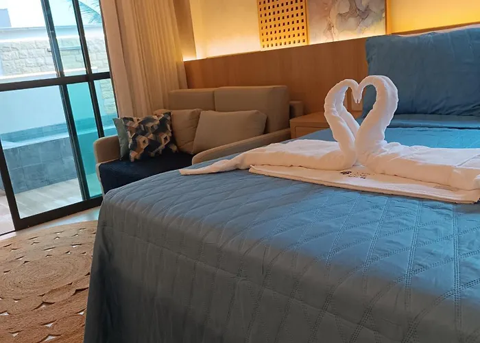 Studio luxo com piscina privativa e cascata no centro de porto de galinhas!